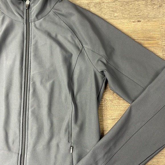 Lucy Women’s Charcoal Grey Performance Zip Up Light Weight Tech Jacket, size XS - Picture 4 of 10